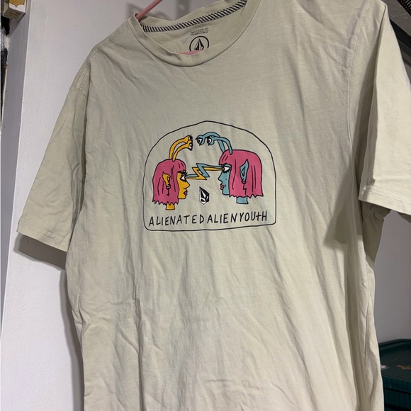 Volcom Other - Volcom Cream Modern Fit Tee